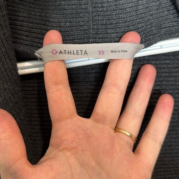 Athleta Restful Cocoon Wrap in Charcoal Grey Open Front sleeveless Cardigan XS - Picture 6 of 9